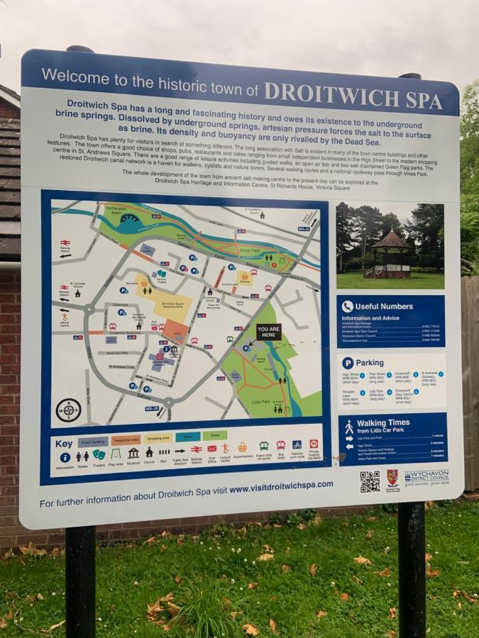 Enjoy Your Stay At Chorley Road Droitwich Exterior photo